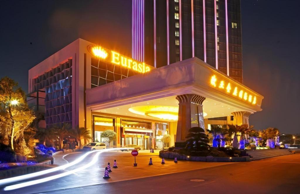 Eurasia Convention International Hotel Wuhan Eksteriør billede
