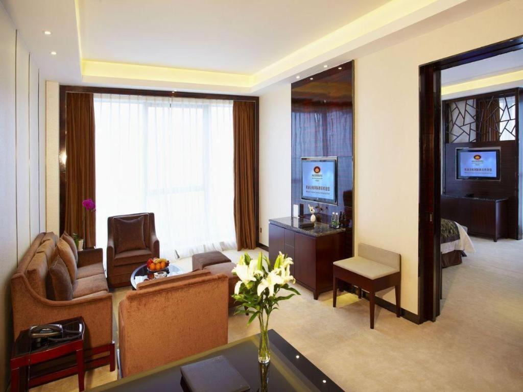 Eurasia Convention International Hotel Wuhan Eksteriør billede
