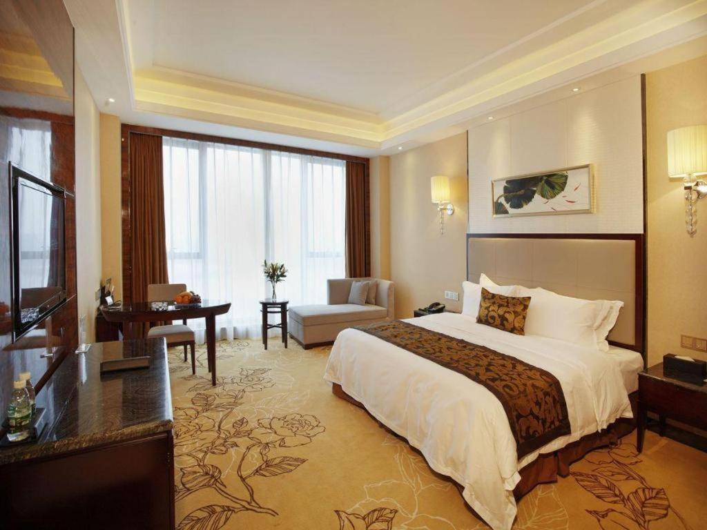 Eurasia Convention International Hotel Wuhan Eksteriør billede