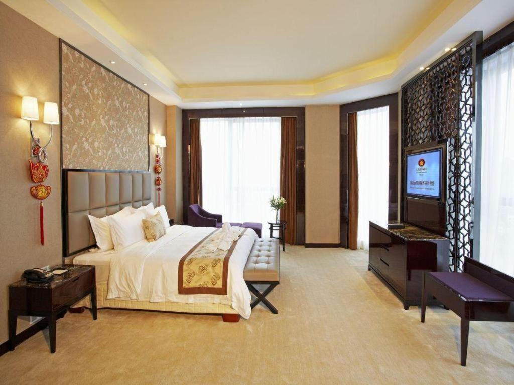 Eurasia Convention International Hotel Wuhan Eksteriør billede