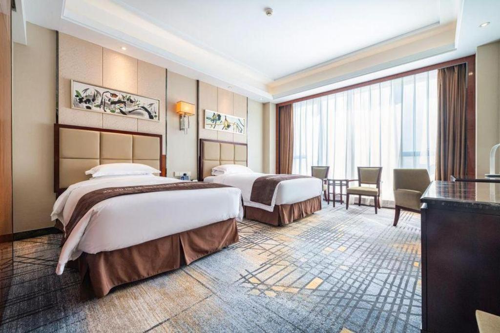 Eurasia Convention International Hotel Wuhan Eksteriør billede