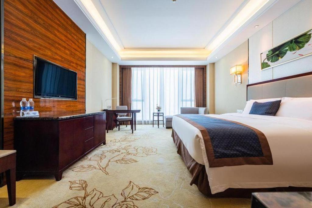Eurasia Convention International Hotel Wuhan Eksteriør billede