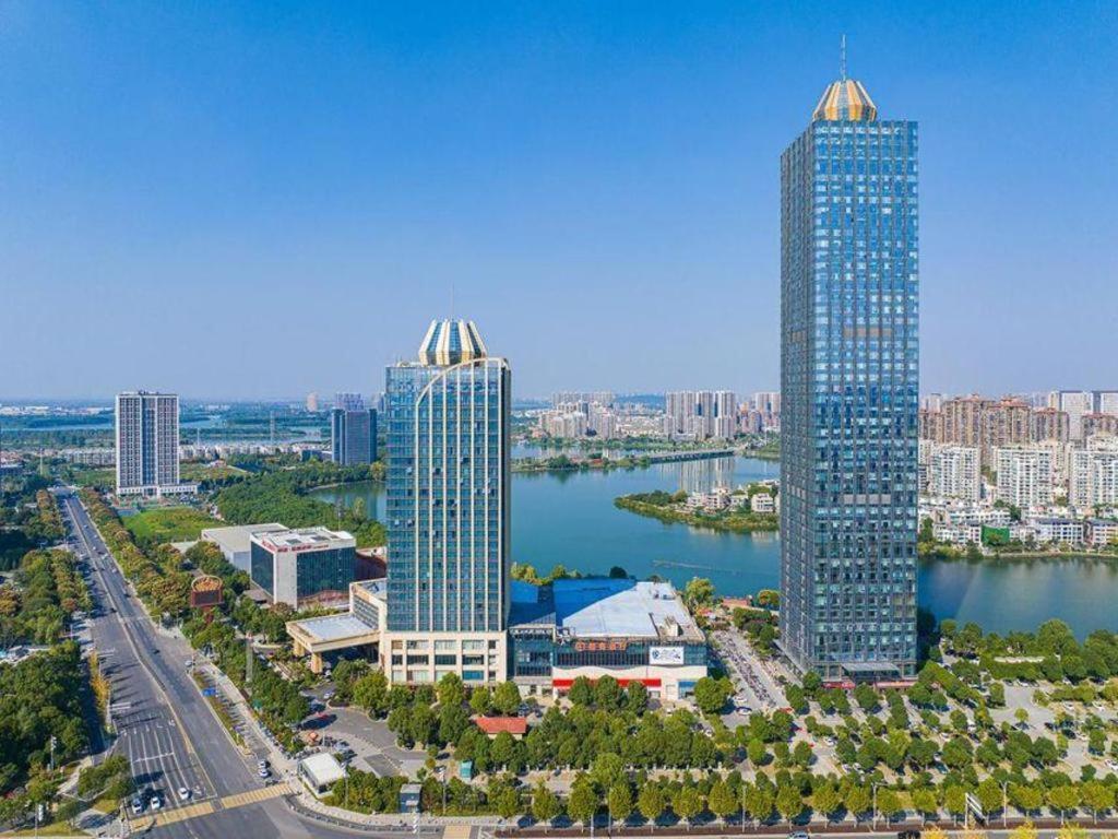 Eurasia Convention International Hotel Wuhan Eksteriør billede